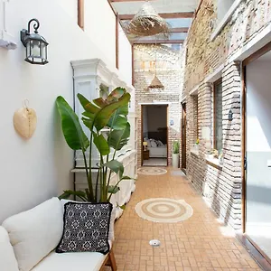 Maison Garibaldi , Cagliari Italia